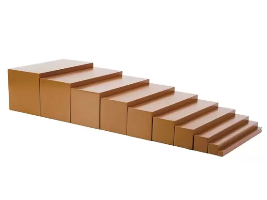 Montesori materiāls. Brūnās kāpnes