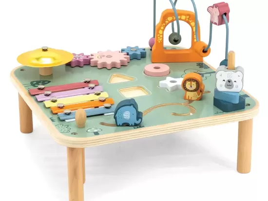 Aktivitāšu centrs ar labirintu