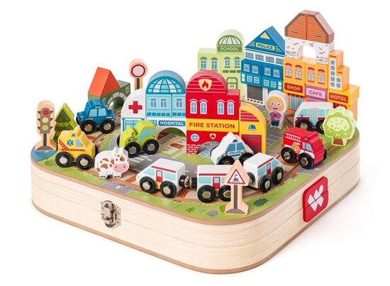 Kluči Pilsēta ar vilcienu