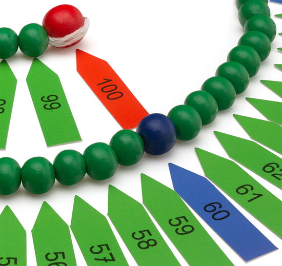 Simtu ķēde ar skaitļu bultiņām