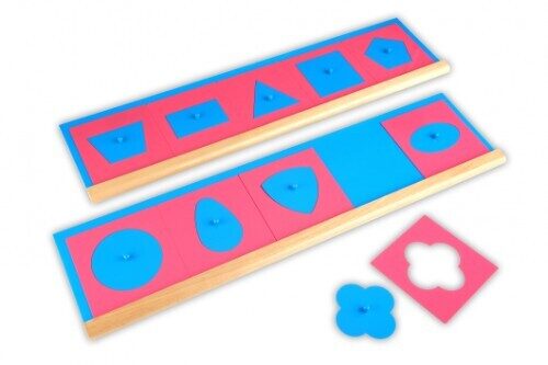 Metāla ieliktņu figūras ar 2 koka paneļiem